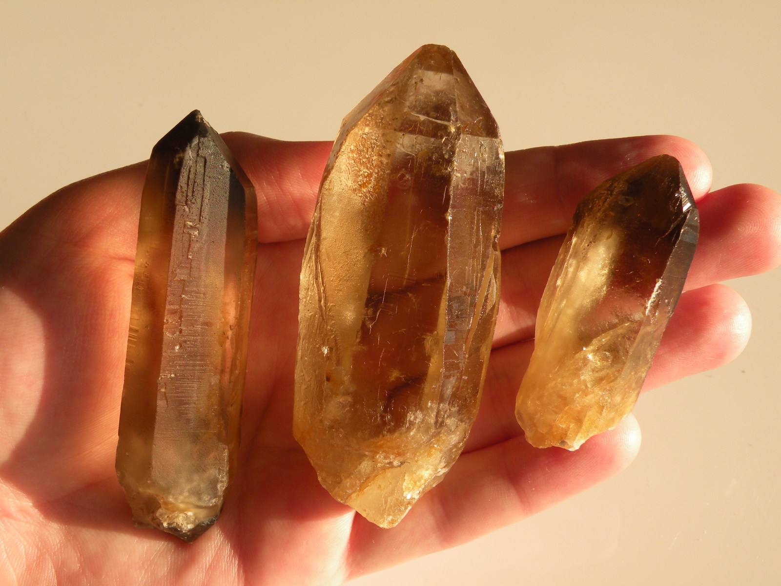 Pravé citríny - přírodní surové kameny a krystaly z Vysočiny 